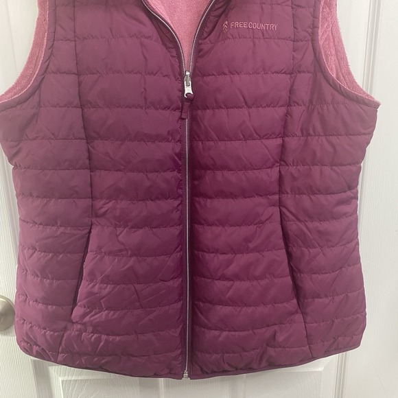 New Women Free Country Fleece Inside. Magenta Puffer Zip Vest.‎ Sz.L. Sleeveless - Picture 1 of 6